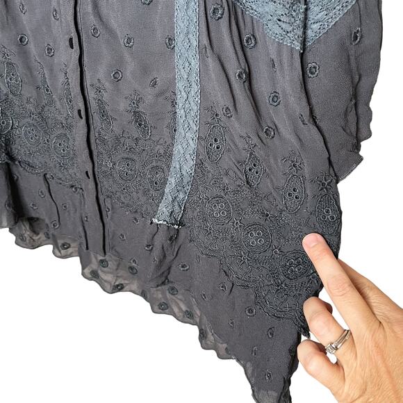 Kyla Seo Lace Boho Cottage Core Tunic Top Blouse Size Medium Eyelet D3-19 - Picture 2 of 8